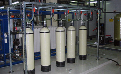 產(chǎn)水量：0.25噸/小時-0.5噸/小時-1噸/小時--到1000噸/小時不等<br />
水質(zhì)標準：一級純水，二級純水，三級純水，超純水<br />
電導(dǎo)率：最小0.056μS/cm<br />
電阻：最大18.25MΩ.cm