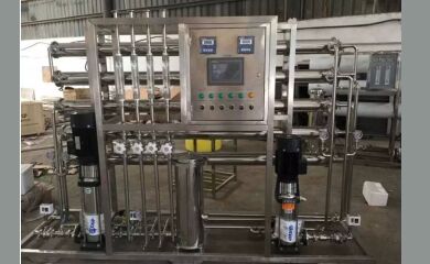       宏森環(huán)保所生產的設備經過廠家專業(yè)的設計生產可以長期穩(wěn)定的提供純化水，可滿足藥廠、醫(yī)院純化水制取、輸液制取的要求。宏森環(huán)保純化水系統(tǒng)可用于醫(yī)療器械、醫(yī)藥制劑、體外診斷試劑、制藥用水、血液凈化、血液透析、大輸液、生化制品用水、醫(yī)用無菌水、口服液用水、消毒室、醫(yī)院供應室、中央供水等。