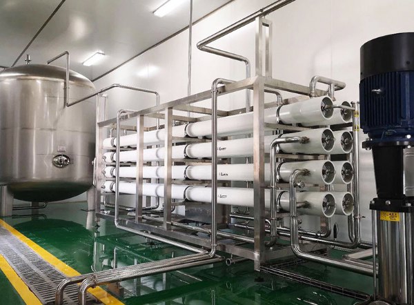 制藥工業的純化水設備跟普通的純水設備有什么區別？